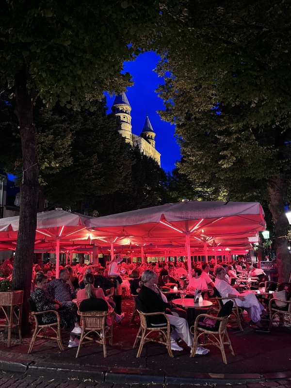 N�m�st� Onze Lieve Vrouweplein